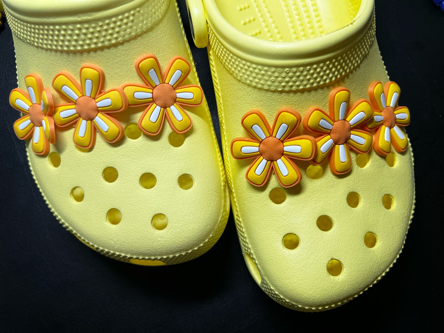 Tema de diseño de flores de colores diferentes tamaños Encantos de zapatos Mejor calidad JuliesDecalDesign