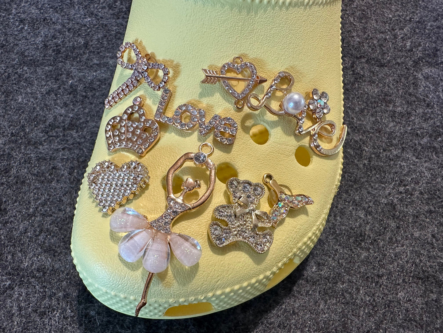 Zapatos de cocodrilo con tema de metal GEM dorado/oro rosa Regalo del día de San Valentín