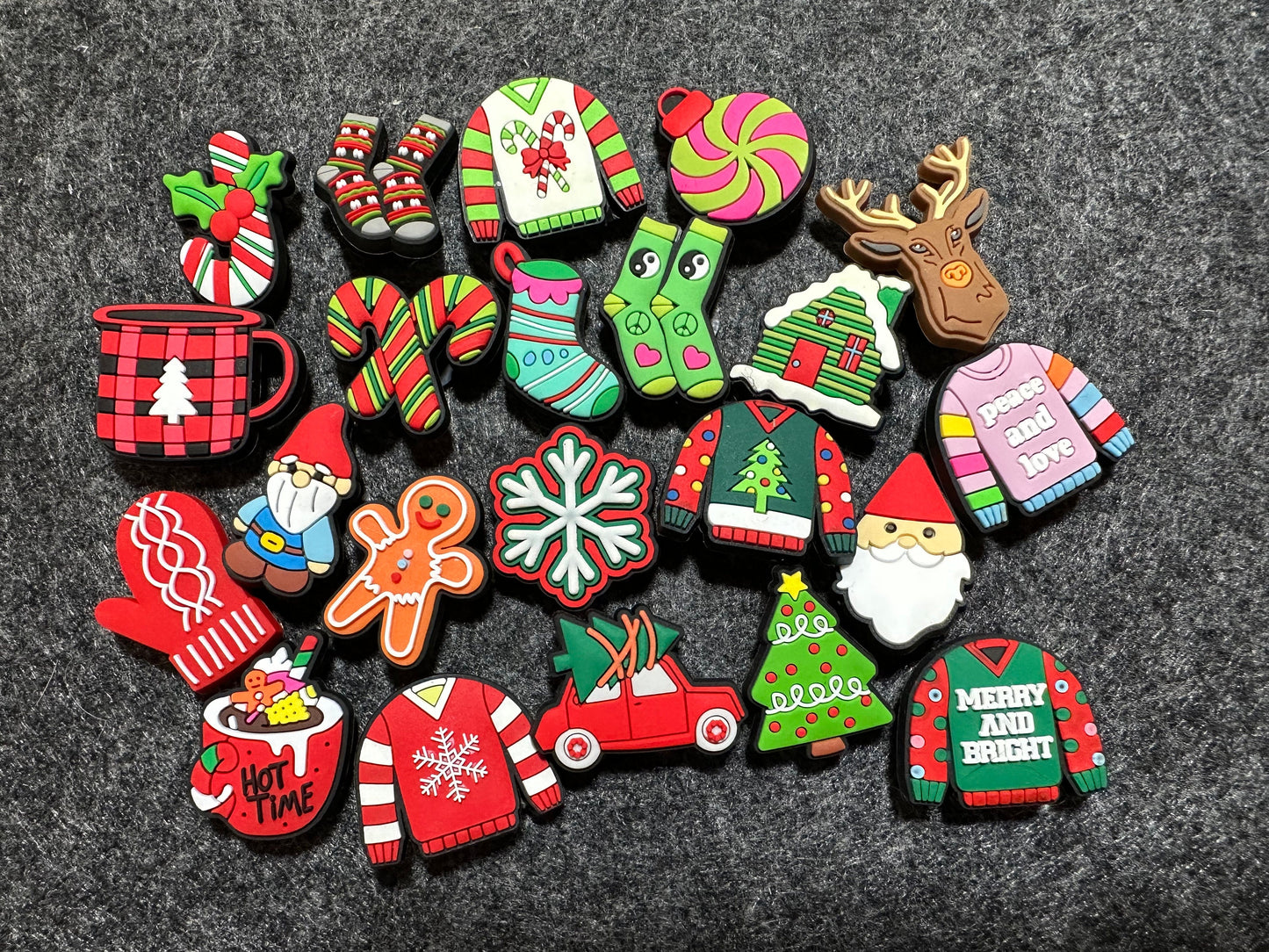 Adornos para zapatos con tema navideño JuliesDecalDesign de alta calidad