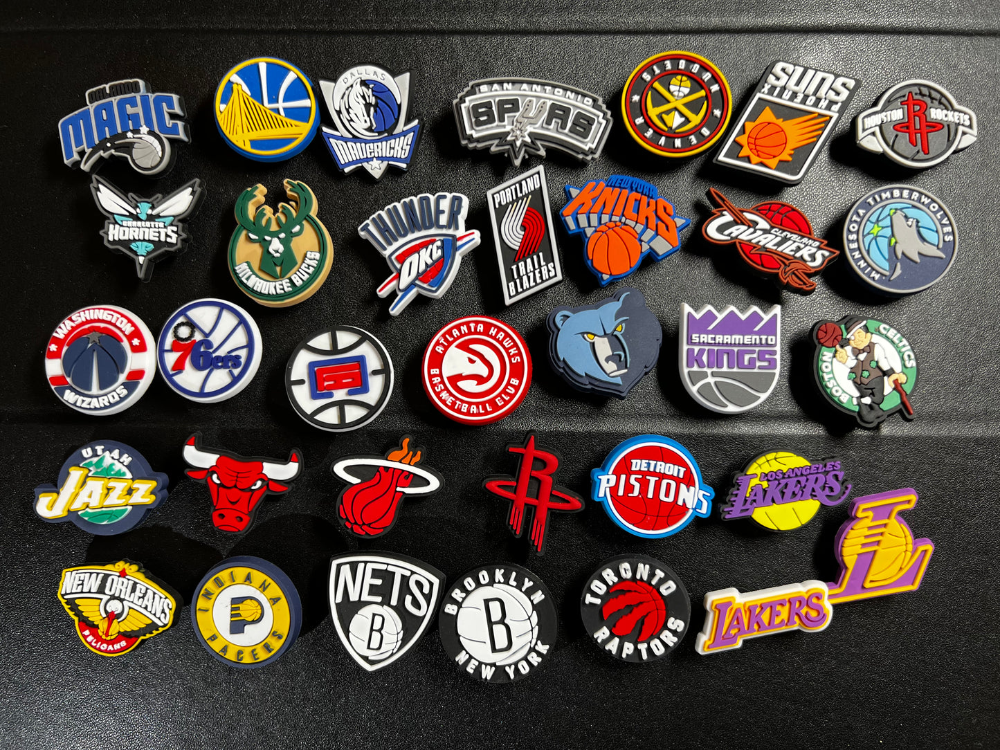 Charmes de chaussures NBA LOGO DE L'ÉQUIPE DE BASKETBALL