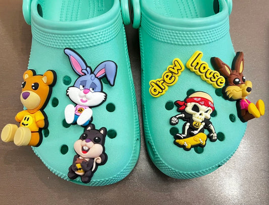 Adornos para zapatos elegantes con tema 3D Drew JB de gran tamaño y más