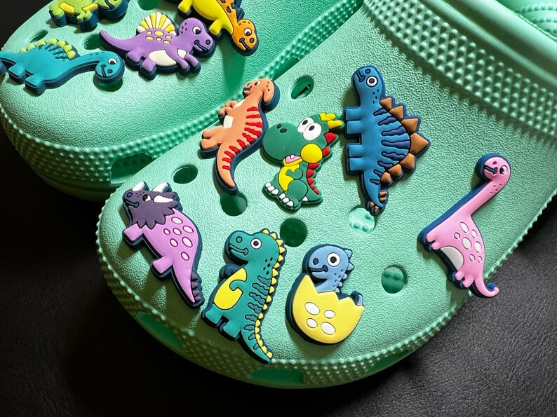 Charms para zapatos de dinosaurios lindos de dibujos animados