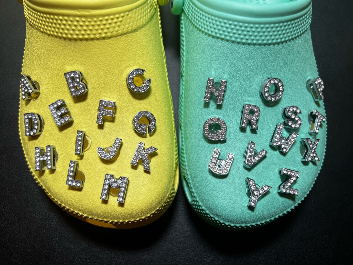 Breloques de chaussures en métal argenté, Design avec lettres de l'alphabet, meilleure qualité