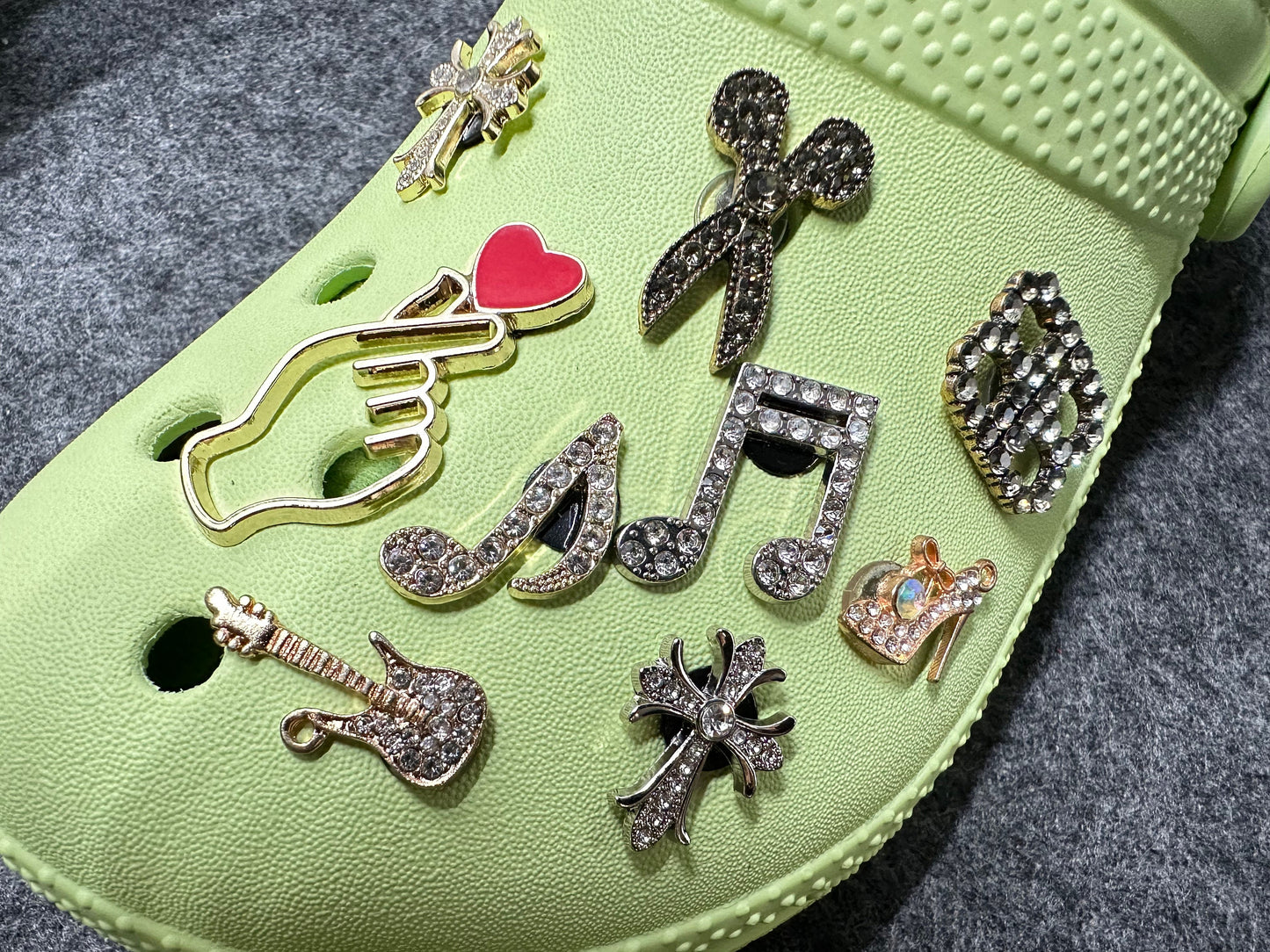 Metal GEM rhinestones Theme Cross Music note scissors Heart high heels guitar Unique Special Croc Shoes Valentine's Day Gift DIY shoe charms