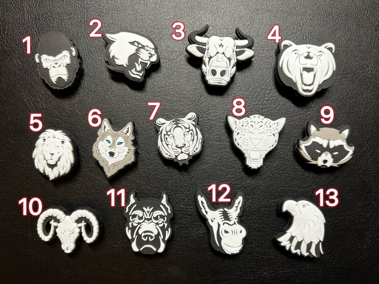 Charms para zapatos de animales salvajes en blanco y negro