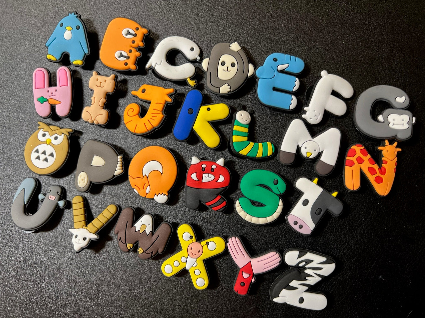 Encantos lindos del zapato de la letra del alfabeto de los niños del diseño animal mejor calidad JuliesDecalDesign