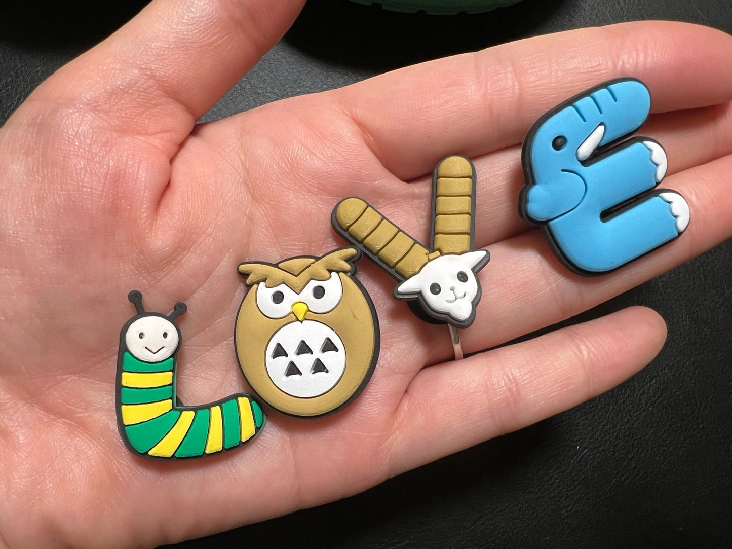 Encantos lindos del zapato de la letra del alfabeto de los niños del diseño animal mejor calidad JuliesDecalDesign