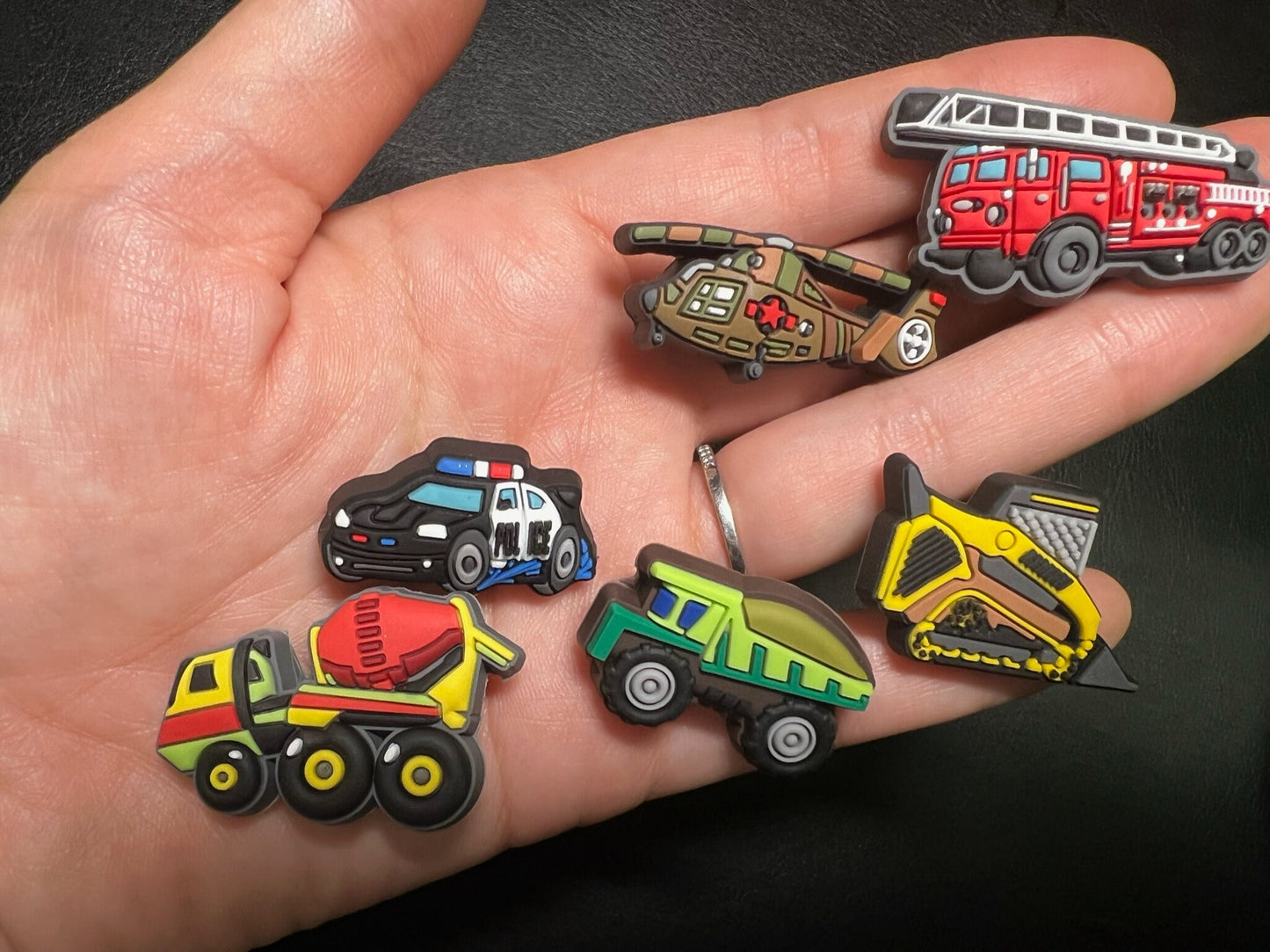 Dibujos animados Vehículo Transporte zapato encantos autobús escolar helicóptero construcción barco coche excavadora avión y más