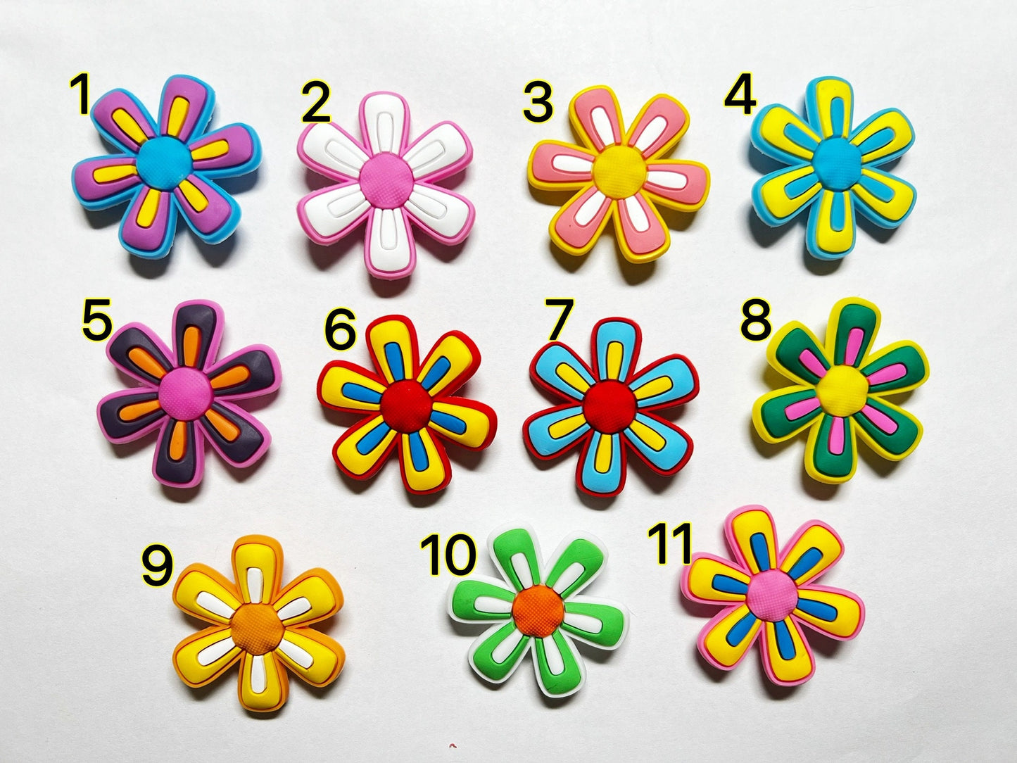 Tema de diseño de flores de colores diferentes tamaños Encantos de zapatos Mejor calidad JuliesDecalDesign